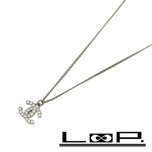 Collana con ciondolo strass